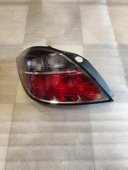 Luz trasera izquierda Opel Astra HB Lift OEM 93190306