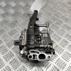 Pompe à huile Mercedes-Benz GL X166 OEM A2781810547