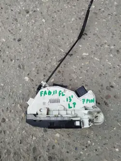 Linke Vordertürschloss Skoda Fabia II Lift 1S1837015C