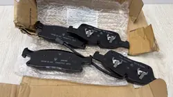 OEM 673011564 DGV frambromsbelägg set för Maserati