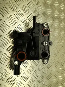 Jäähdytysnesteen liitin Toyota RAV 4 V 2021 12211-25011