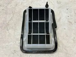 OEM OYT25615 Kotflügel-Lüftungsgitter hinten