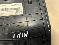 MINI R56 R57 Matkustajan hansikaslokero OEM 122737-13