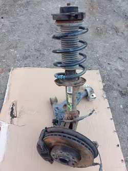 Snodo di sospensione anteriore sinistro Skoda Octavia II 1.8 TFSI OEM