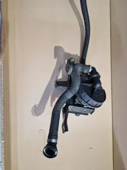 Pompe à air secondaire OEM 06A959253B - Occasion