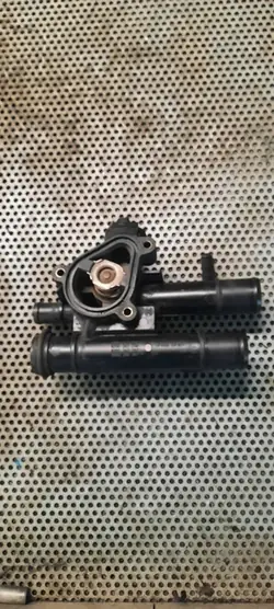 Carcasa de termostato Renault Trafic II