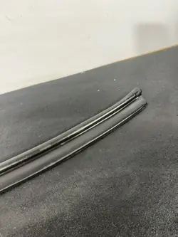 BMW Motorhuvedichtning OEM 7199435 för F01 F02 F03 F07