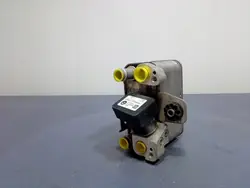 BMW I4 G26 Lämmönvaihdin OEM 9418878 - Käytetty