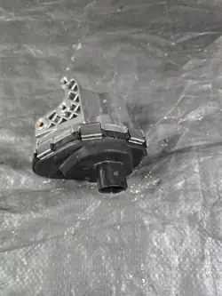 Käytetty turbovetoakseli OEM 06N145655 Audi A6 C8:lle