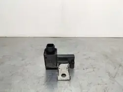 Toyota RAV4 XA40 Pyrotekniinen puristin OEM 1314000093