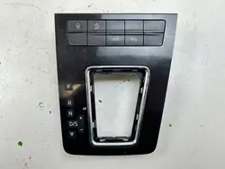 Linker beugel Skoda Octavia Mk3 OEM 5E1713203AE