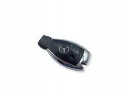 Llave Mercedes OEM UHP2256 - 3 Botones Plata Usada