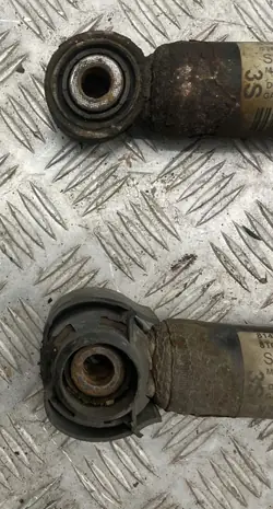 OEM 8T0513035L Taka-iskunvaimentimet Audi A5 8T:lle