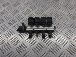 Gasinsprutningsräl OEM 67R-010973 - Begagnad