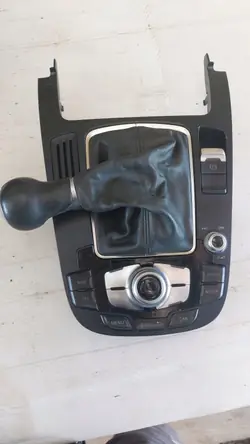 Panneau de contrôle radio Audi A5 8T 8T0919611K