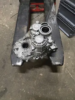 Vaihteiston Kotelo OEM 02Q301103N - Käytetty VW Osa
