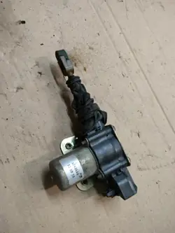 Atuador de fecho central direito Opel Ascona C OEM 5045688