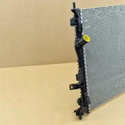 Ford Focus MK4 Wasserkühler OEM 2210505 Gebraucht