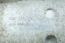 Etupuskuri AUDI A6 4B0807109D