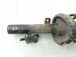 MCPERSON Vasen Etuosa Mazda 5 2.0 MZR-CD:lle