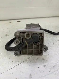 Soupape PWM Embrayage Volvo OEM 24438826 Occasion