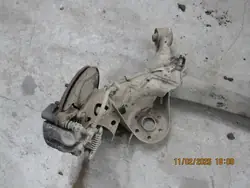 BELKA ZAWIESZENIA OŚ AURIS I - Poutre de suspension Toyota OE