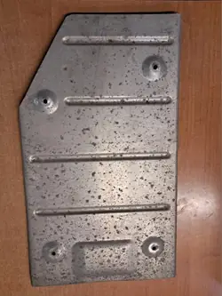 Mercedes lämpösuoja OEM 1074920830 107 SL/SLC-malleille