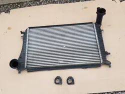 Intercooler / VW Touran I Golf V Passat B6 1.9 TDI 2.0 TDI