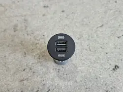 USB-pistorasia Taka Porsche Macan (95B) OEM 95B035222