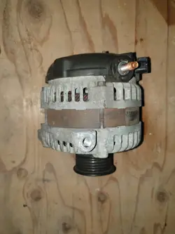 Vaihtovirtageneraattori Jeep Wrangler 3.8