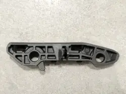 Deslizamento de montagem de para-choque direito Mercedes W206 Classe C A2068851801