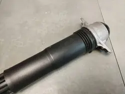 Volkswagen Golf 8 Taka-iskunvaimennin OEM 5WA512011ED