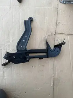 Suporte Bomba Água Audi OEM 4H0121305BA - Usado