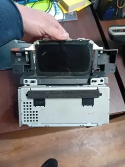 F1BT-18C815-GE radiopaneel voor Ford Focus MK3
