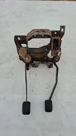 Pedal Kia OEM para Carens 2002-2006