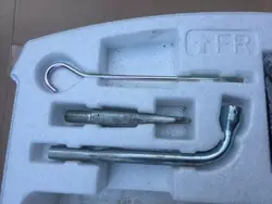 Insert Compressor Porta-Malas Suzuki Swift MK8 OEM