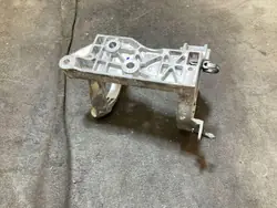 Peça de compartimento motor Volvo OEM 32208553 usado