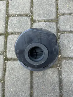 Svart bränsleklaff Jeep Wrangler JL OEM 68330920AJ