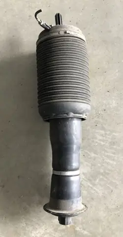 Porsche Macan ilma-ripustuspussi OEM 95b616002j
