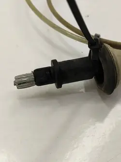 Cable de freno de mano OEM UVY7951 para Renault Trafic III