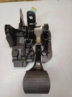 Pédale de frein OEM BHZ2137 pour Fiat 500 C 1.2