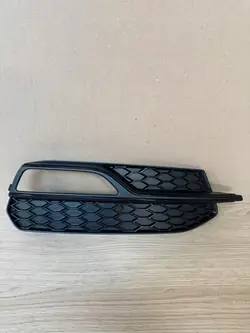 AUDI A3 8V S-LINE Rejilla de Parachoques Derecho 8V3807682G