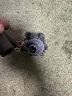 VOLVO 2.0 D3 D4 Pompe à eau 31338211