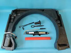 VW TIGUAN II 2 LIFT 1.5 TSI 2021 Bagageset OEM 5NA012115H