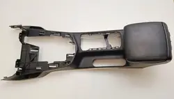 OEM 969104KJ5A Keskikonsoli Käsinoja Nissan Navara D23