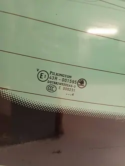 Vitre Arrière Skoda OE OEM 5E9845049ENVB - Verte
