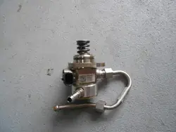 VW AUDI Polttoainepumppu 04E127026E 04E127026F