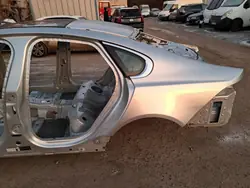 REARLEFTFENDER Para-lama Traseiro Esquerdo Jaguar XF