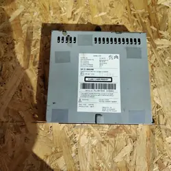 Cambiador CD PSA OEM 9824022080 - Estado usado