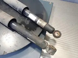 Opel Astra J taka-iskunvaimennin-sarja OEM Wrakowisko-27610-